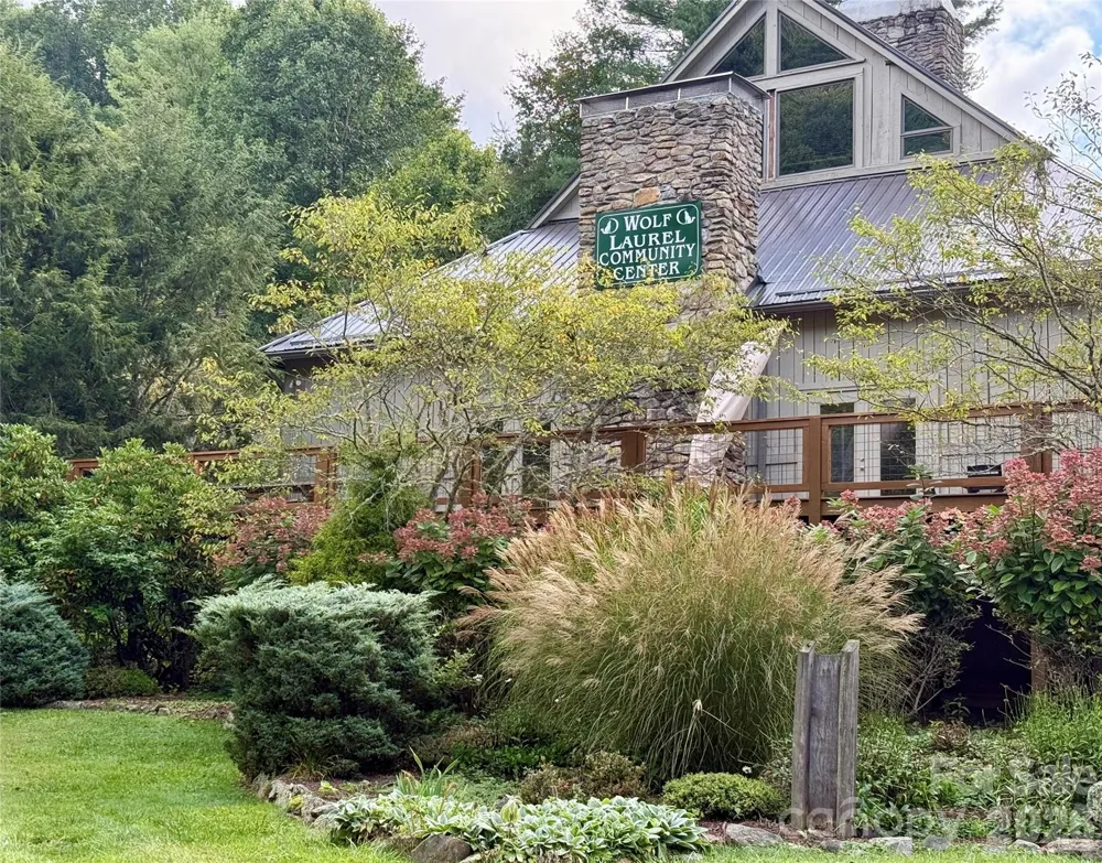 98 Goldenleaf Road Mars Hill, NC 28754