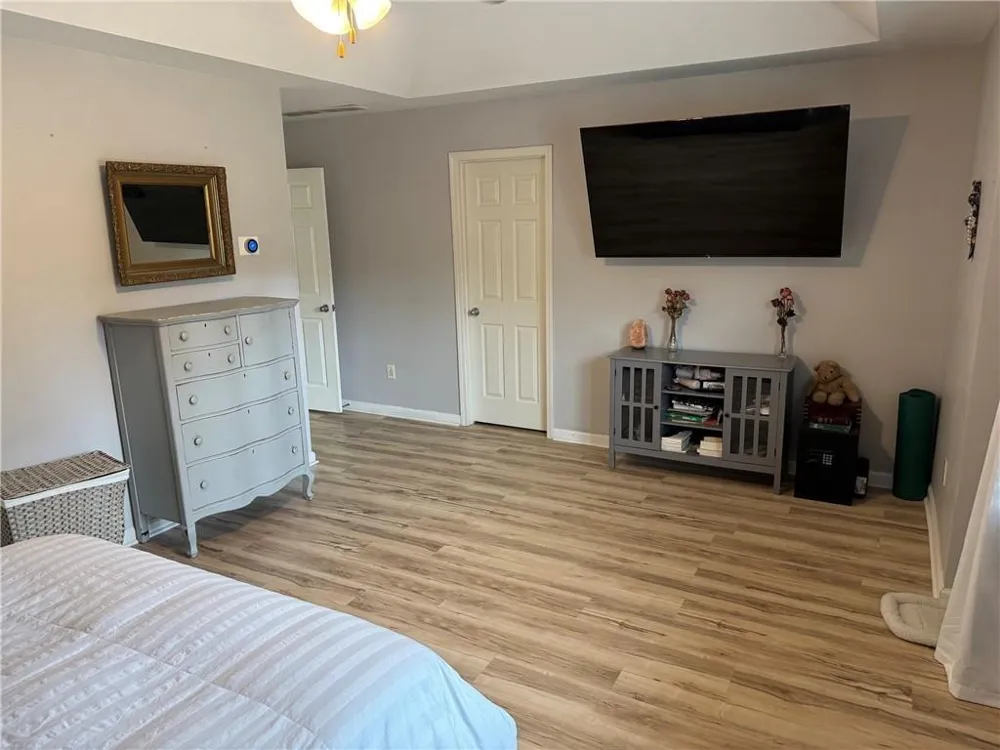 143 Sunset Lane Woodstock, GA 30189