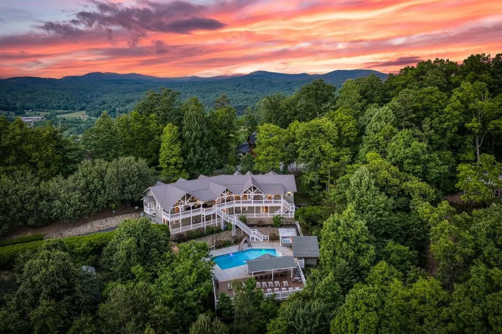 132 Oak Ridge Way Morganton, GA 30560