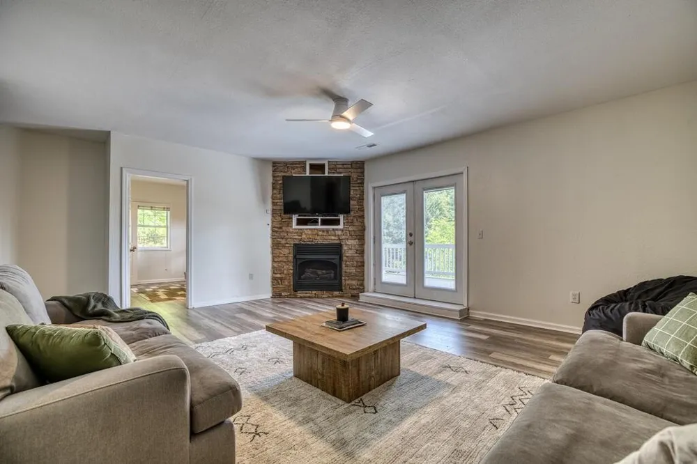 132 Oak Ridge Way Morganton, GA 30560
