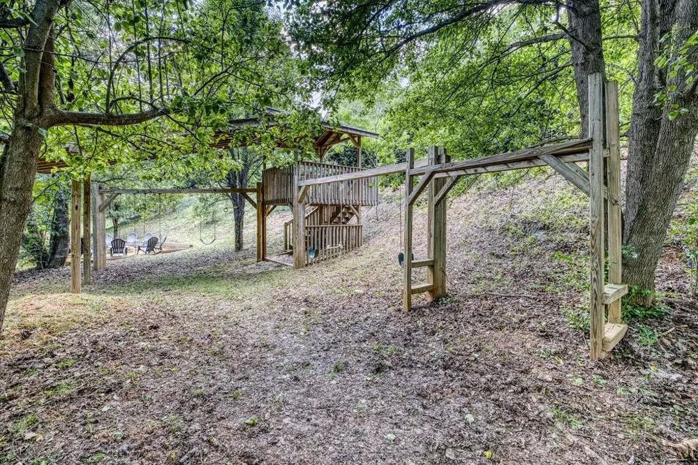 132 Oak Ridge Way Morganton, GA 30560