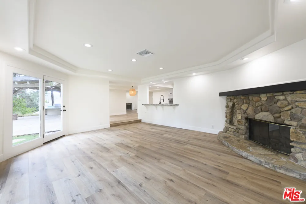 26038 Trana Circle Calabasas, CA 91302