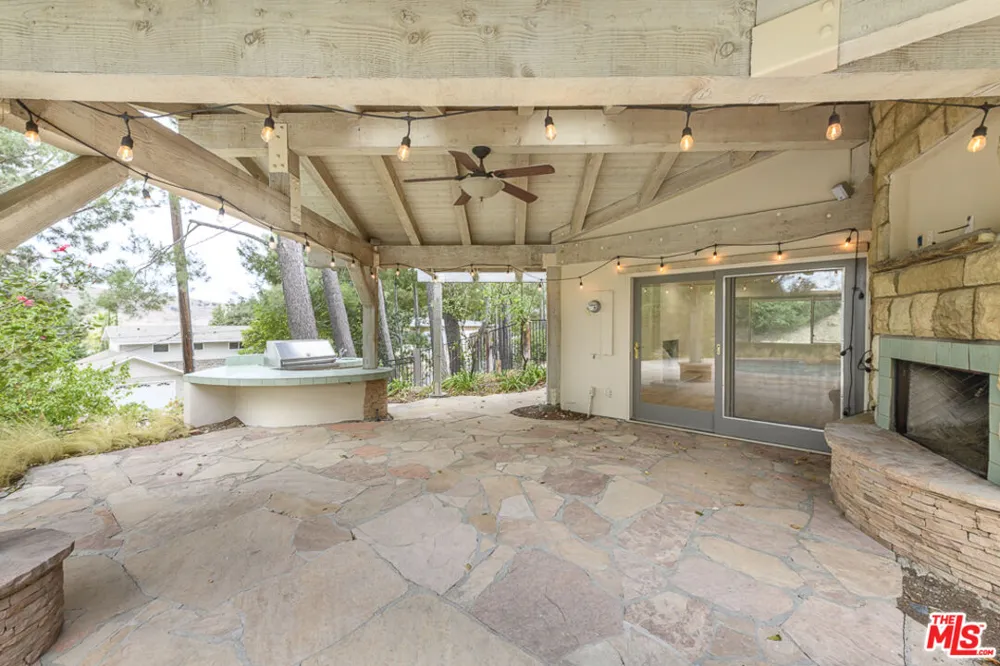 26038 Trana Circle Calabasas, CA 91302