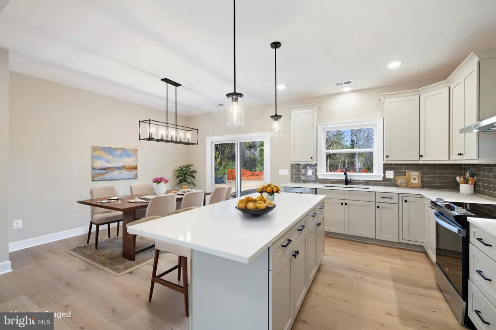 8005 SHERBEYN ROAD Bealeton, VA 22712