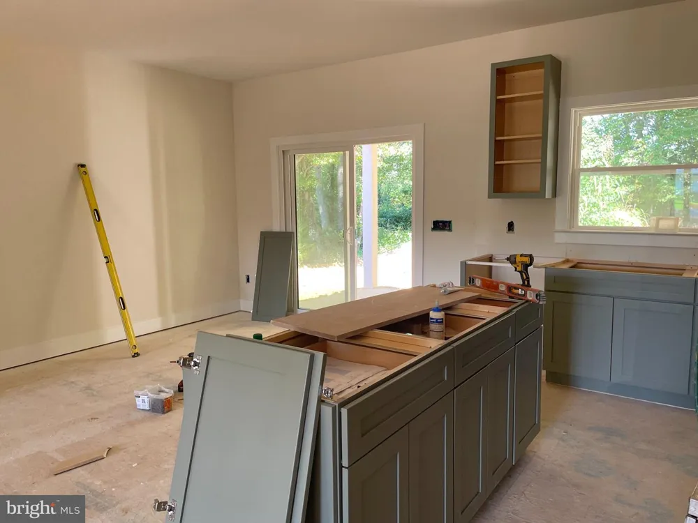 8005 SHERBEYN ROAD Bealeton, VA 22712