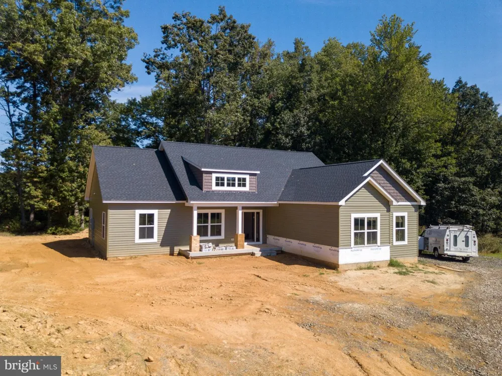 8005 SHERBEYN ROAD Bealeton, VA 22712