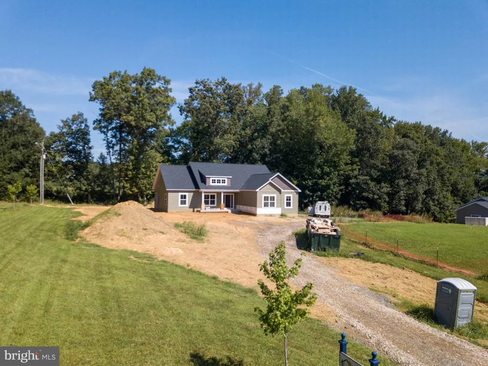 8005 SHERBEYN ROAD Bealeton, VA 22712