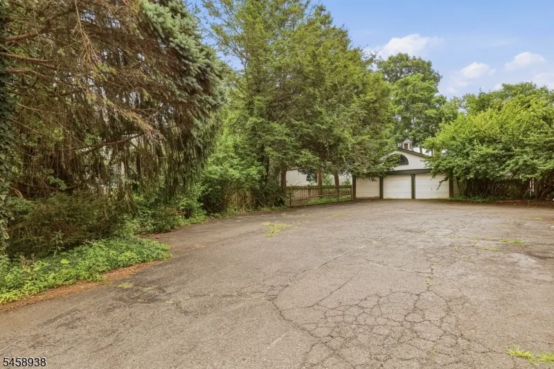 56 Mount Airy Rd Bernardsville, NJ 07924