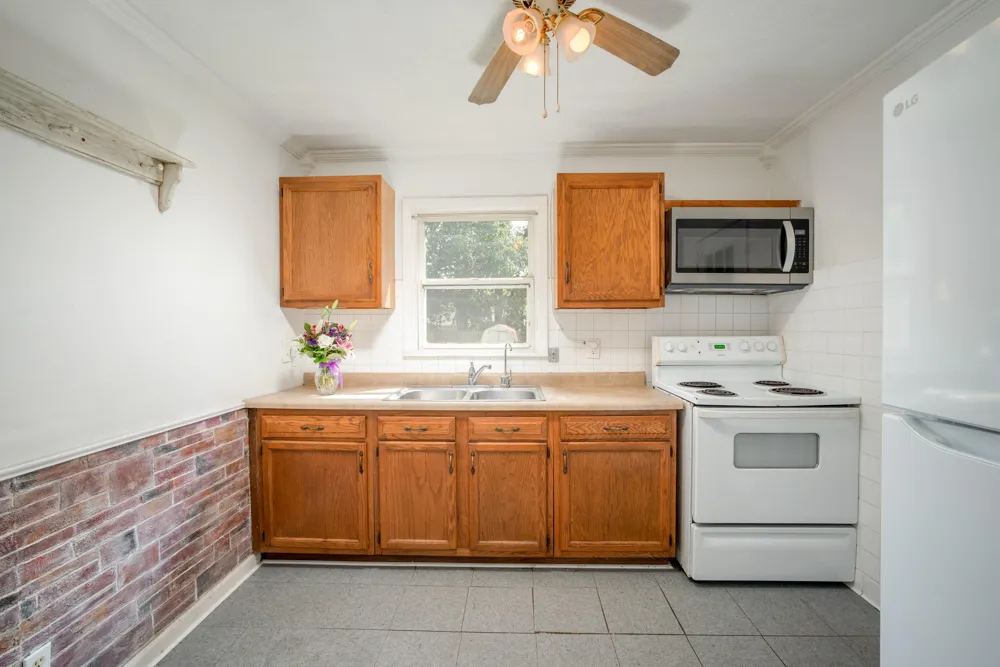 6445 Sommerset Road Lansing, MI 48911