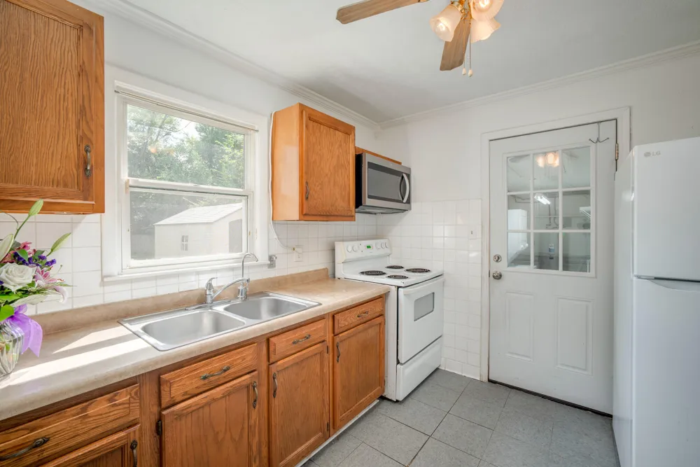 6445 Sommerset Road Lansing, MI 48911