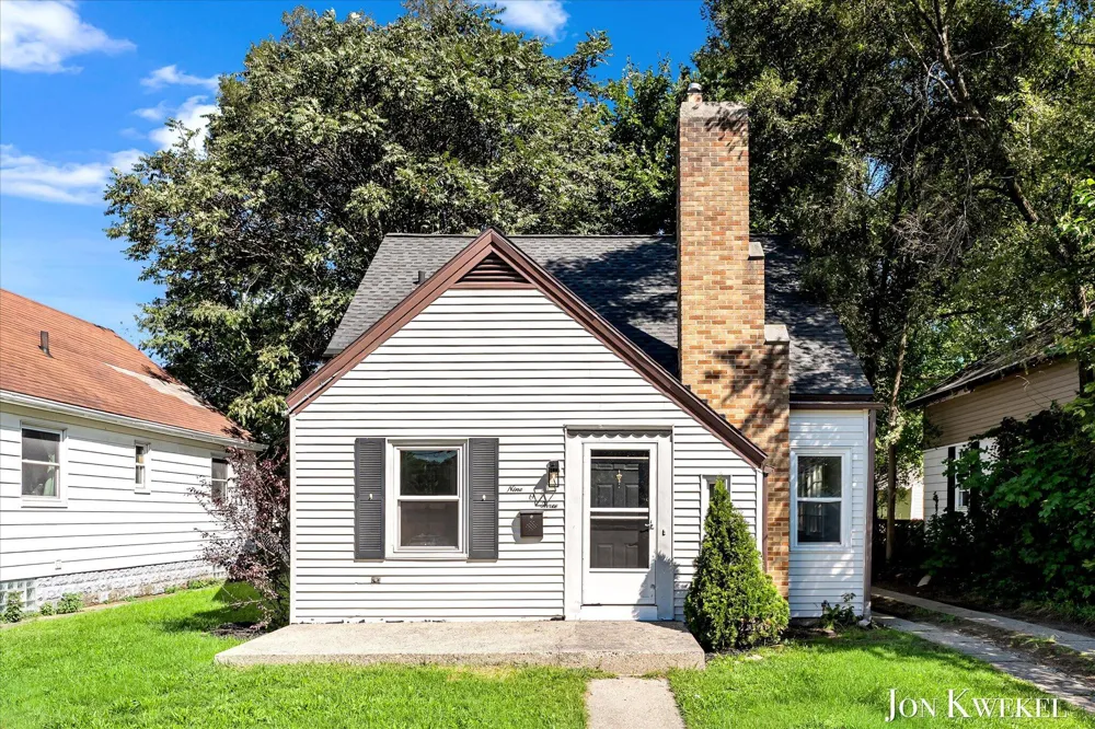 903 Griggs Street SE Grand Rapids, MI 49507