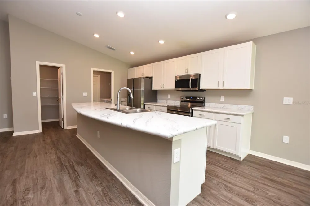 749 DAPHNE DRIVE Polk City, FL 33868