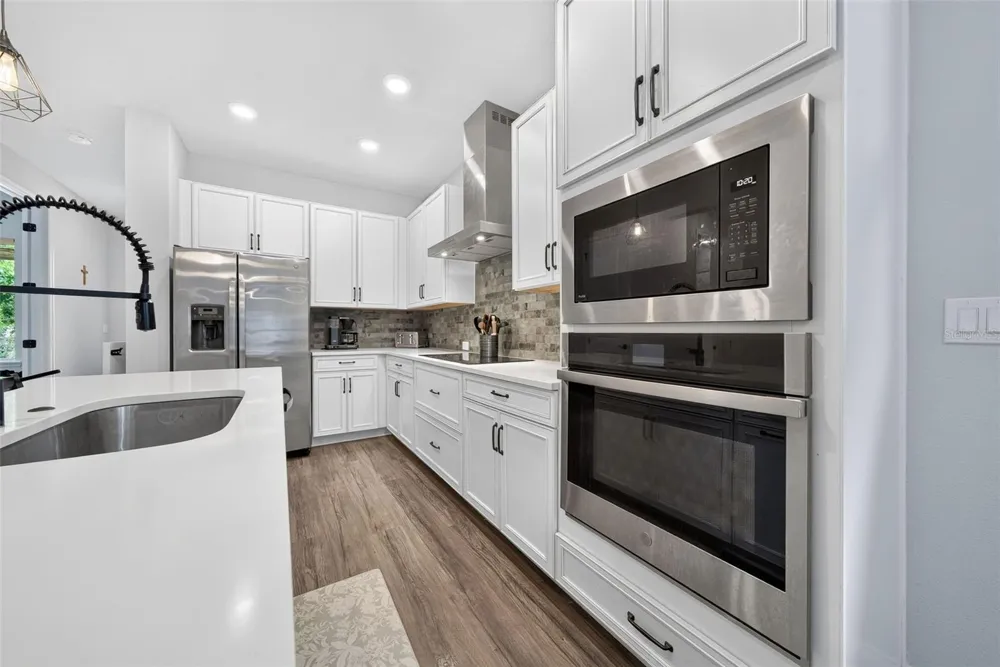 6939 HIGGS ALLEY Orlando, FL 32827