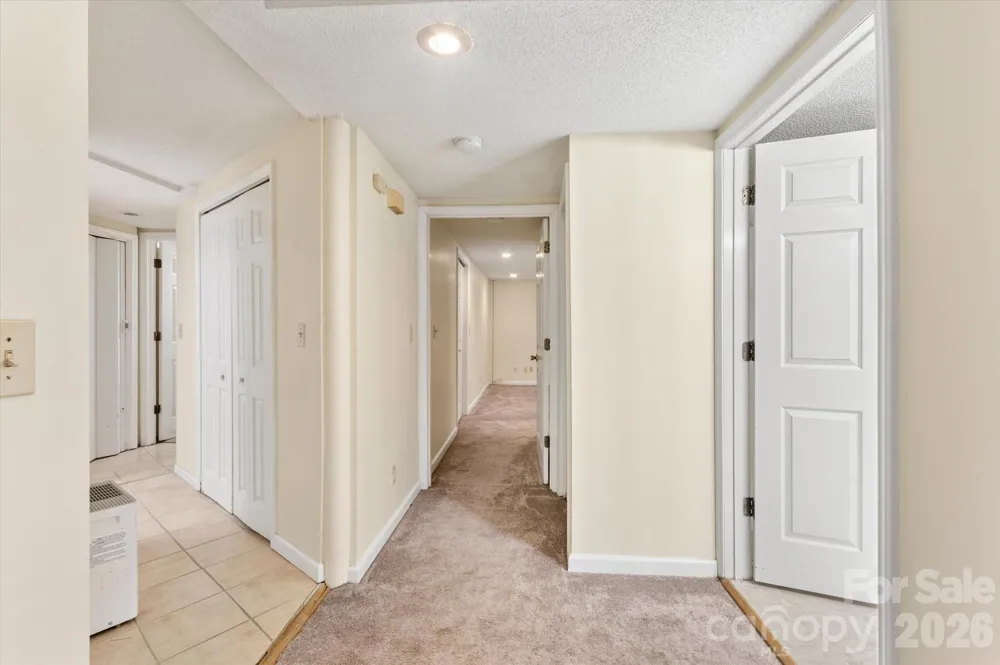 529 Alta Vista Drive Hendersonville, NC 28791
