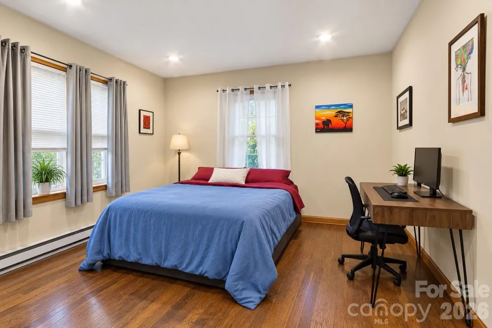 529 Alta Vista Drive Hendersonville, NC 28791
