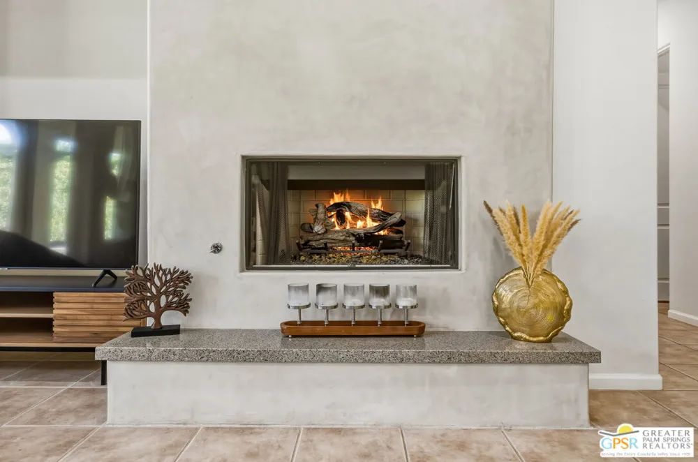 1420 Olga Way Palm Springs, CA 92262