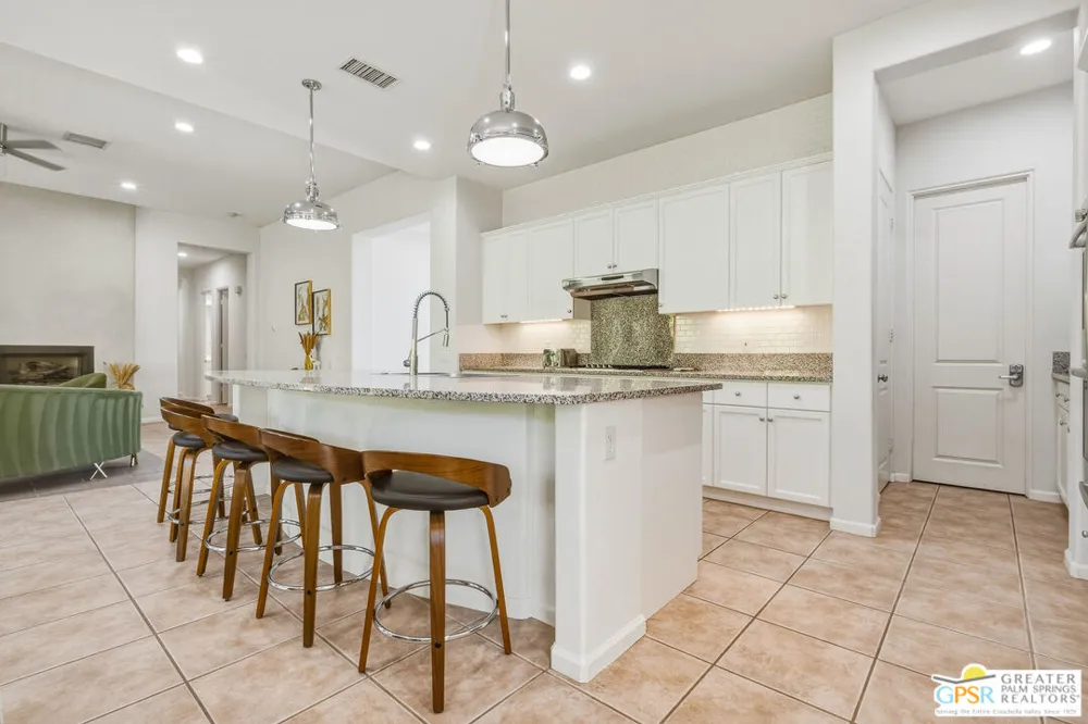 1420 Olga Way Palm Springs, CA 92262