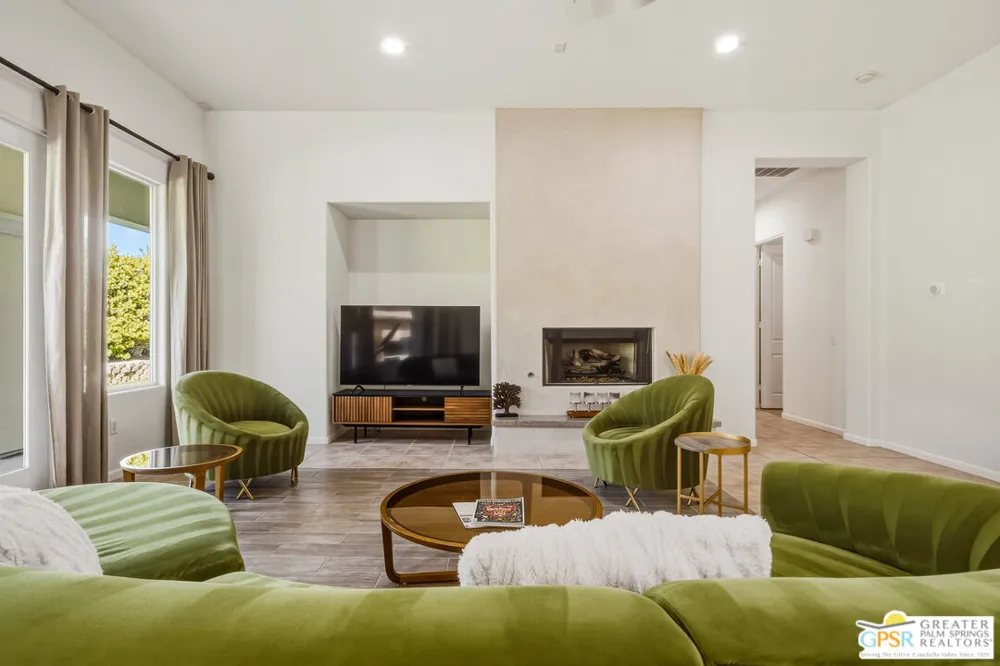 1420 Olga Way Palm Springs, CA 92262
