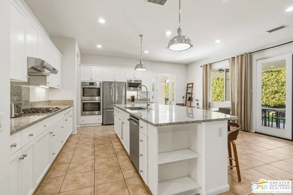 1420 Olga Way Palm Springs, CA 92262