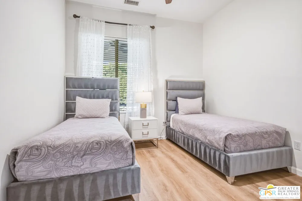 1420 Olga Way Palm Springs, CA 92262