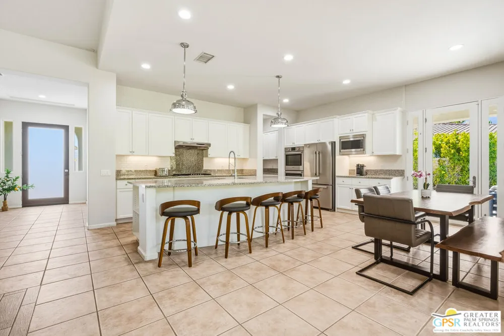 1420 Olga Way Palm Springs, CA 92262