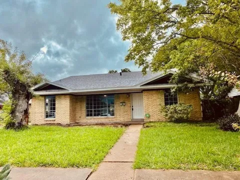 3919 Hickok Lane