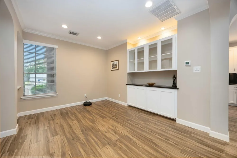 5498 Appleblossom Lane Friendswood, TX 77546