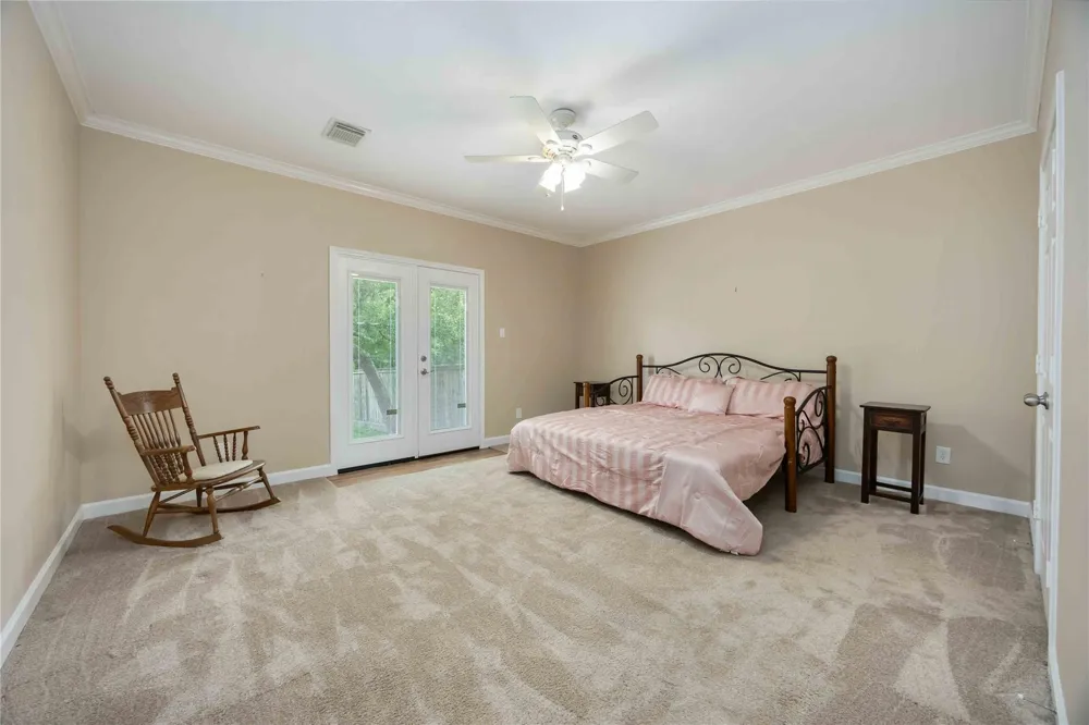 5498 Appleblossom Lane Friendswood, TX 77546