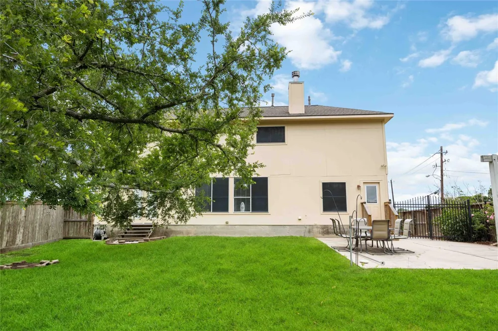 5498 Appleblossom Lane Friendswood, TX 77546