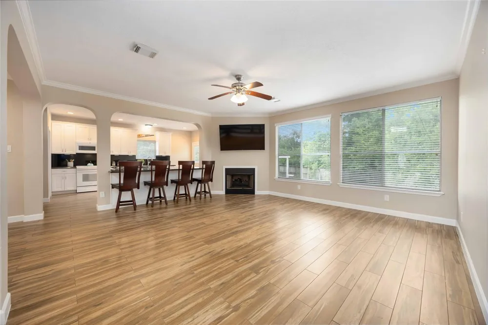 5498 Appleblossom Lane Friendswood, TX 77546