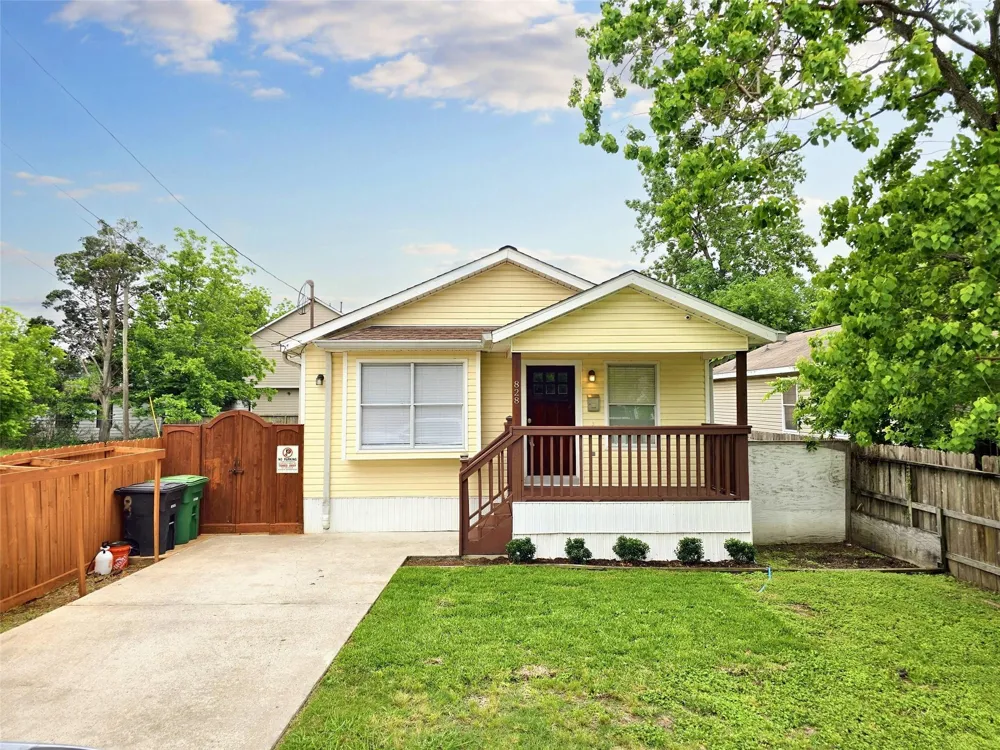828 E 39th Street Houston, TX 77022