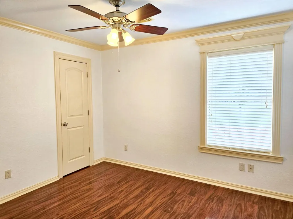 828 E 39th Street Houston, TX 77022
