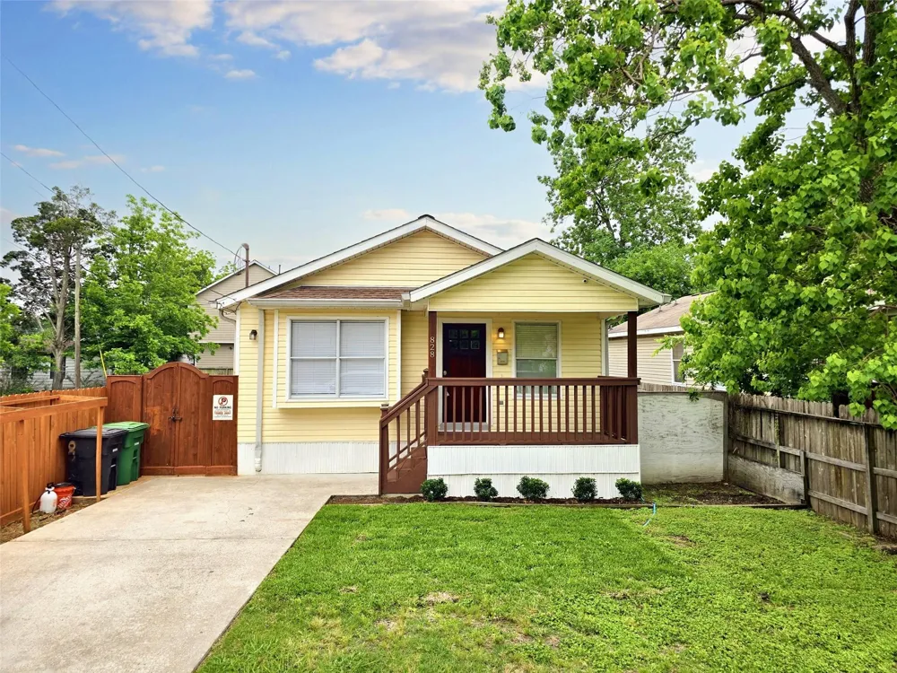 828 E 39th Street Houston, TX 77022