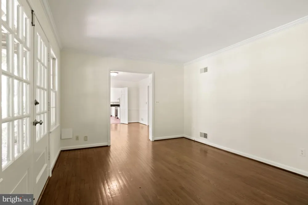 11009 CRIPPLEGATE ROAD Potomac, MD 20854
