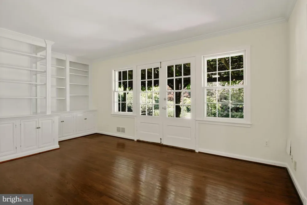 11009 CRIPPLEGATE ROAD Potomac, MD 20854
