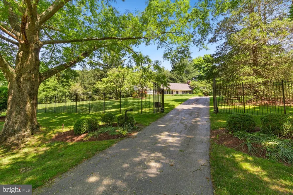 11009 CRIPPLEGATE ROAD Potomac, MD 20854