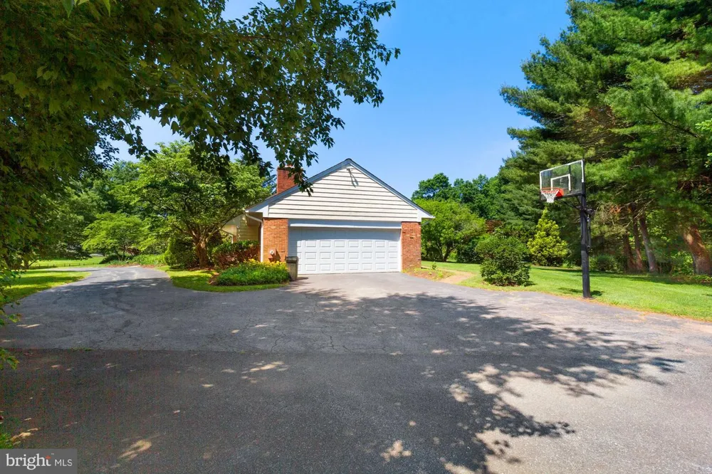 11009 CRIPPLEGATE ROAD Potomac, MD 20854
