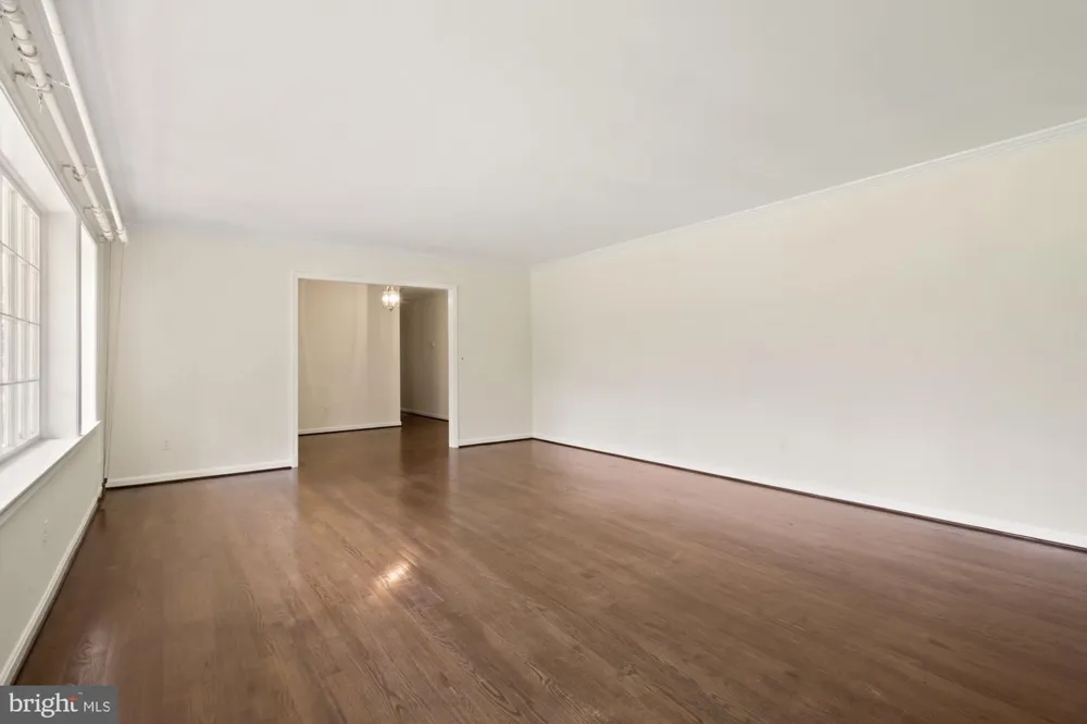 11009 CRIPPLEGATE ROAD Potomac, MD 20854
