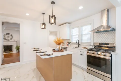 1118 Van Houten Ave