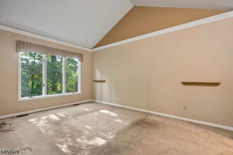 2 Ridgeview Ter Jefferson, NJ 07438