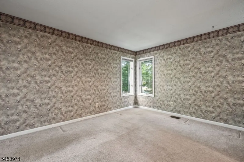 2 Ridgeview Ter Jefferson, NJ 07438