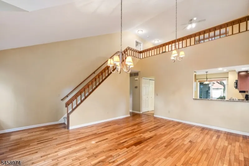 2 Ridgeview Ter Jefferson, NJ 07438