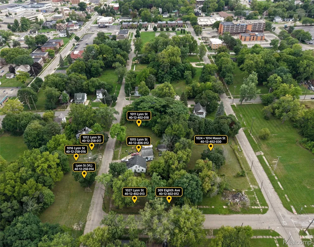 1027 Lyon Street Flint City, MI 48503