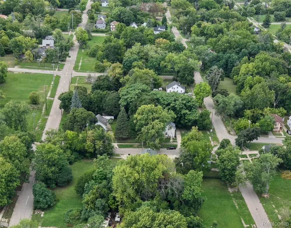 1027 Lyon Street Flint City, MI 48503
