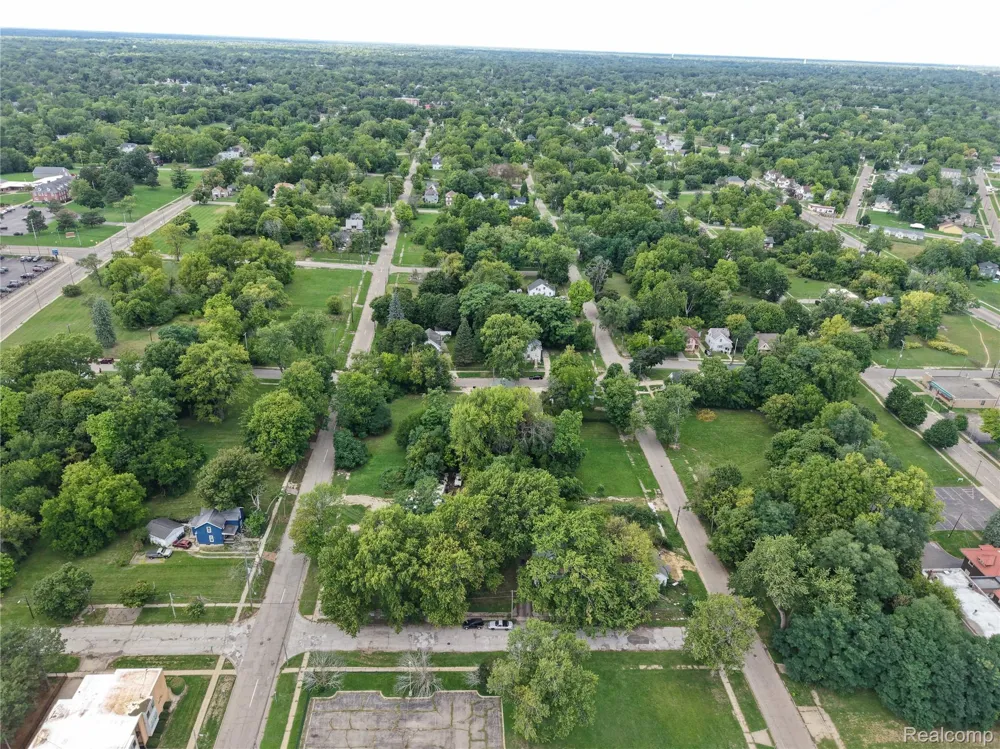1027 Lyon Street Flint City, MI 48503