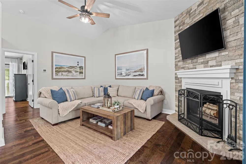4160 Charlotte Highway #F Lake Wylie, SC 29710