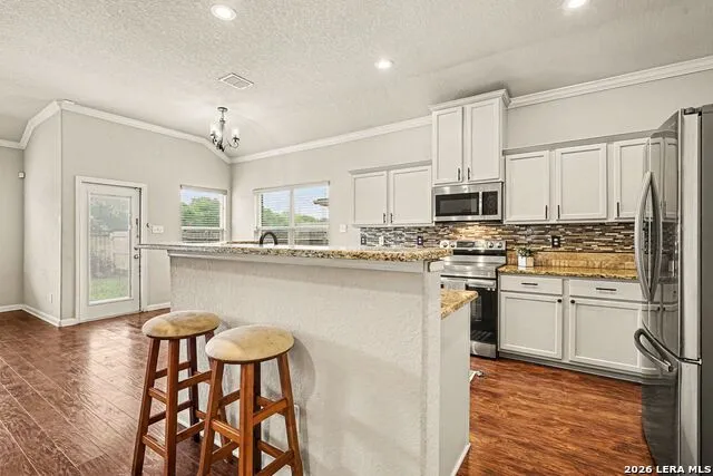 8519 LAHEMAA FLS San Antonio, TX 78251