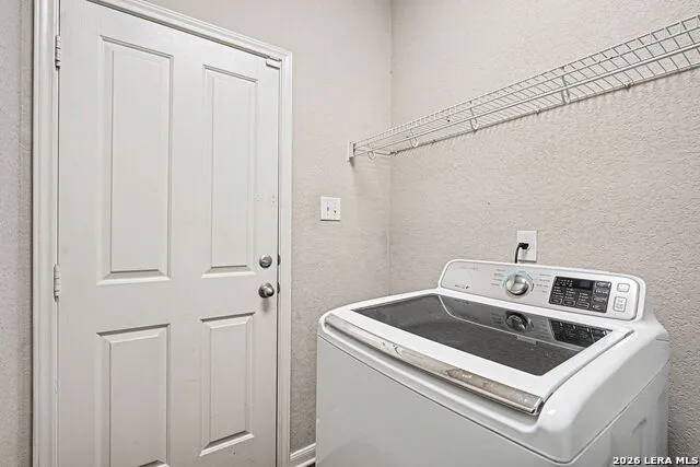 8519 LAHEMAA FLS San Antonio, TX 78251
