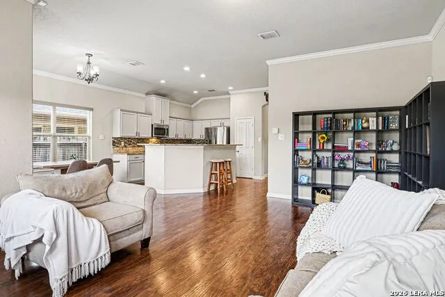 8519 LAHEMAA FLS San Antonio, TX 78251