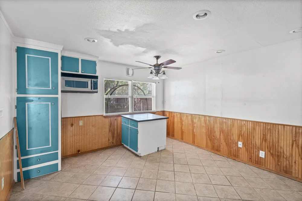 756 Thomas Avenue Hurst, TX 76053